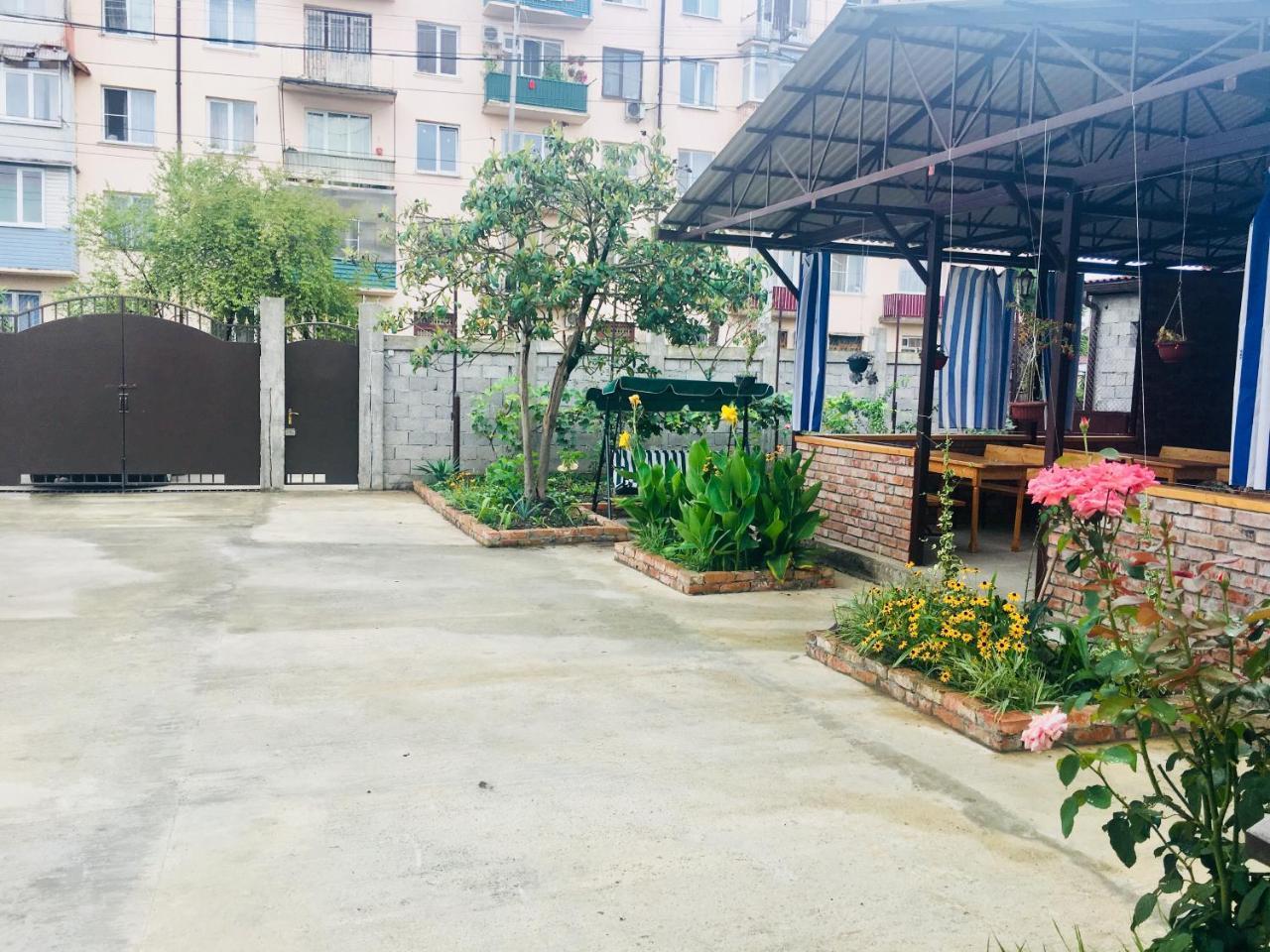 Guest House Nadia Σουχούμι Εξωτερικό φωτογραφία